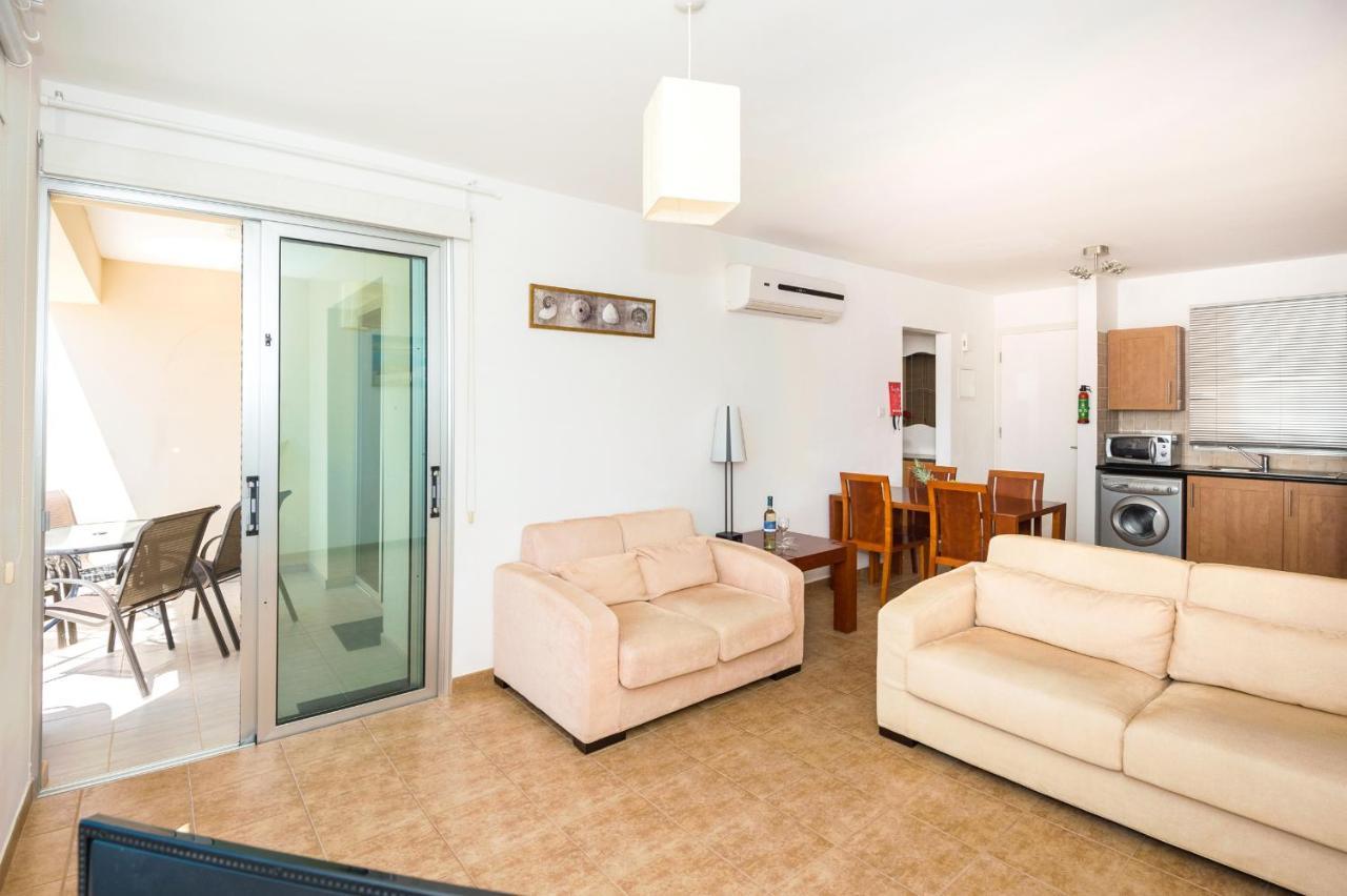 Seabreeze Apartment 200M Away From The Sea Paralimni Exteriér fotografie