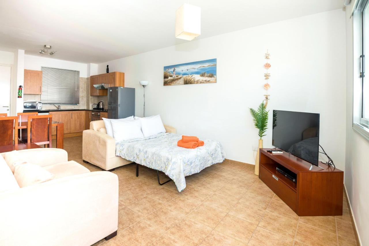 Seabreeze Apartment 200M Away From The Sea Paralimni Exteriér fotografie