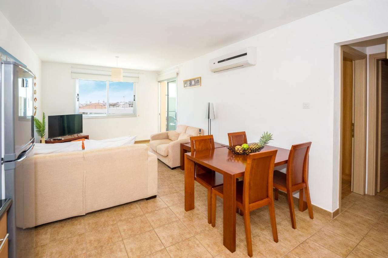 Seabreeze Apartment 200M Away From The Sea Paralimni Exteriér fotografie