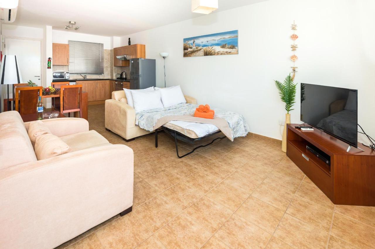 Seabreeze Apartment 200M Away From The Sea Paralimni Exteriér fotografie