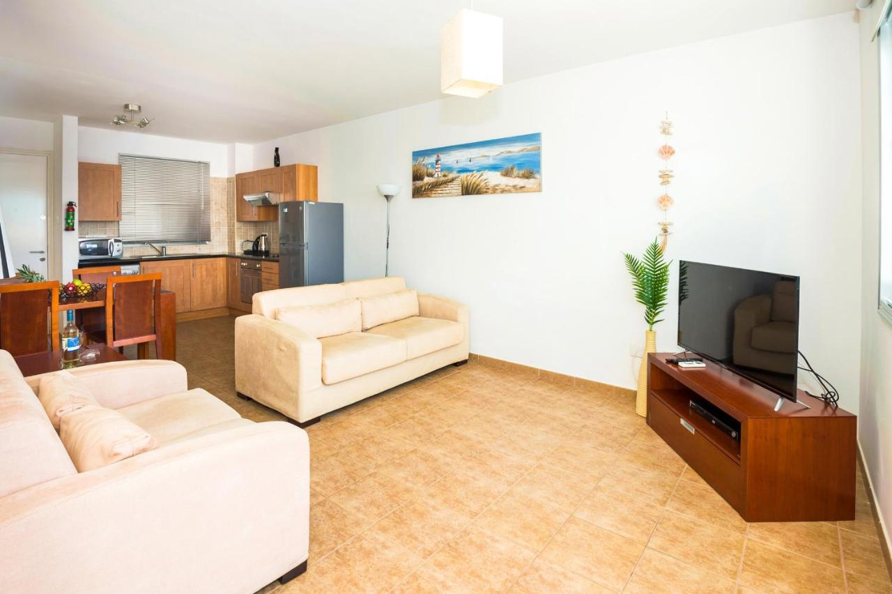 Seabreeze Apartment 200M Away From The Sea Paralimni Exteriér fotografie