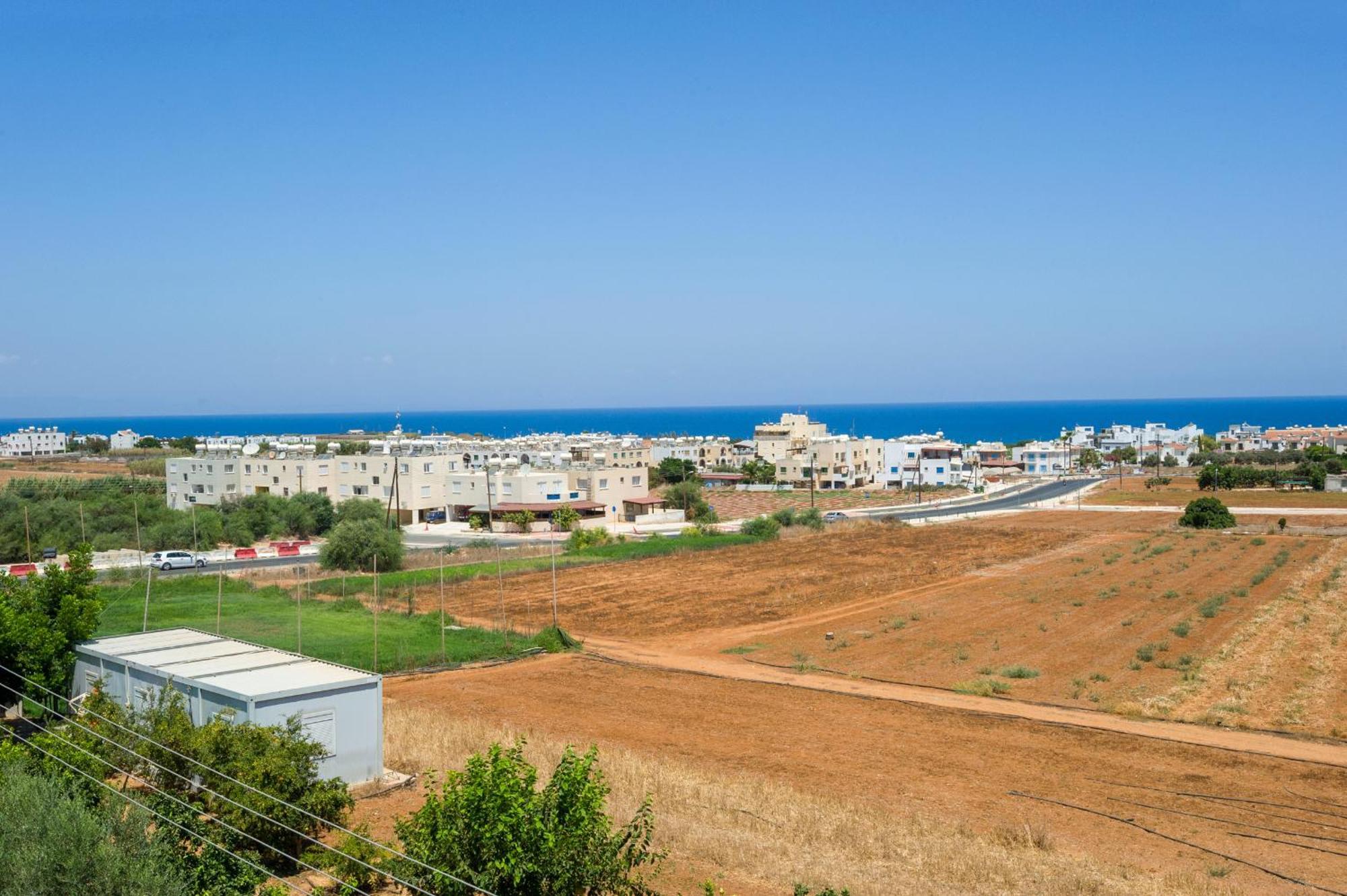 Seabreeze Apartment 200M Away From The Sea Paralimni Exteriér fotografie