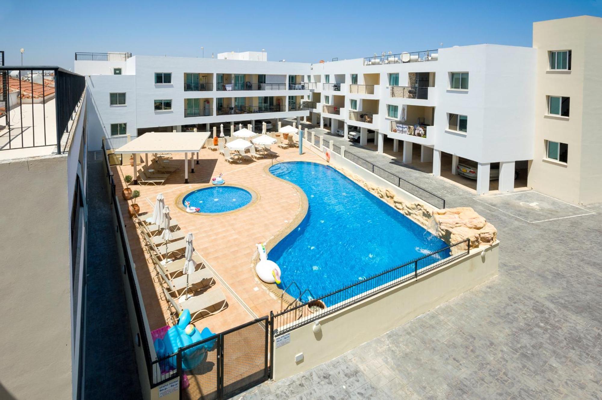 Seabreeze Apartment 200M Away From The Sea Paralimni Exteriér fotografie