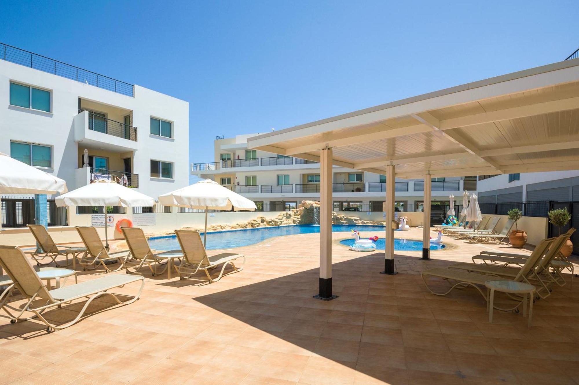 Seabreeze Apartment 200M Away From The Sea Paralimni Exteriér fotografie